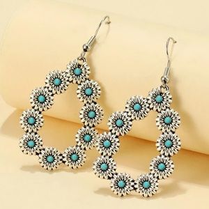 Flower Detail Earrings